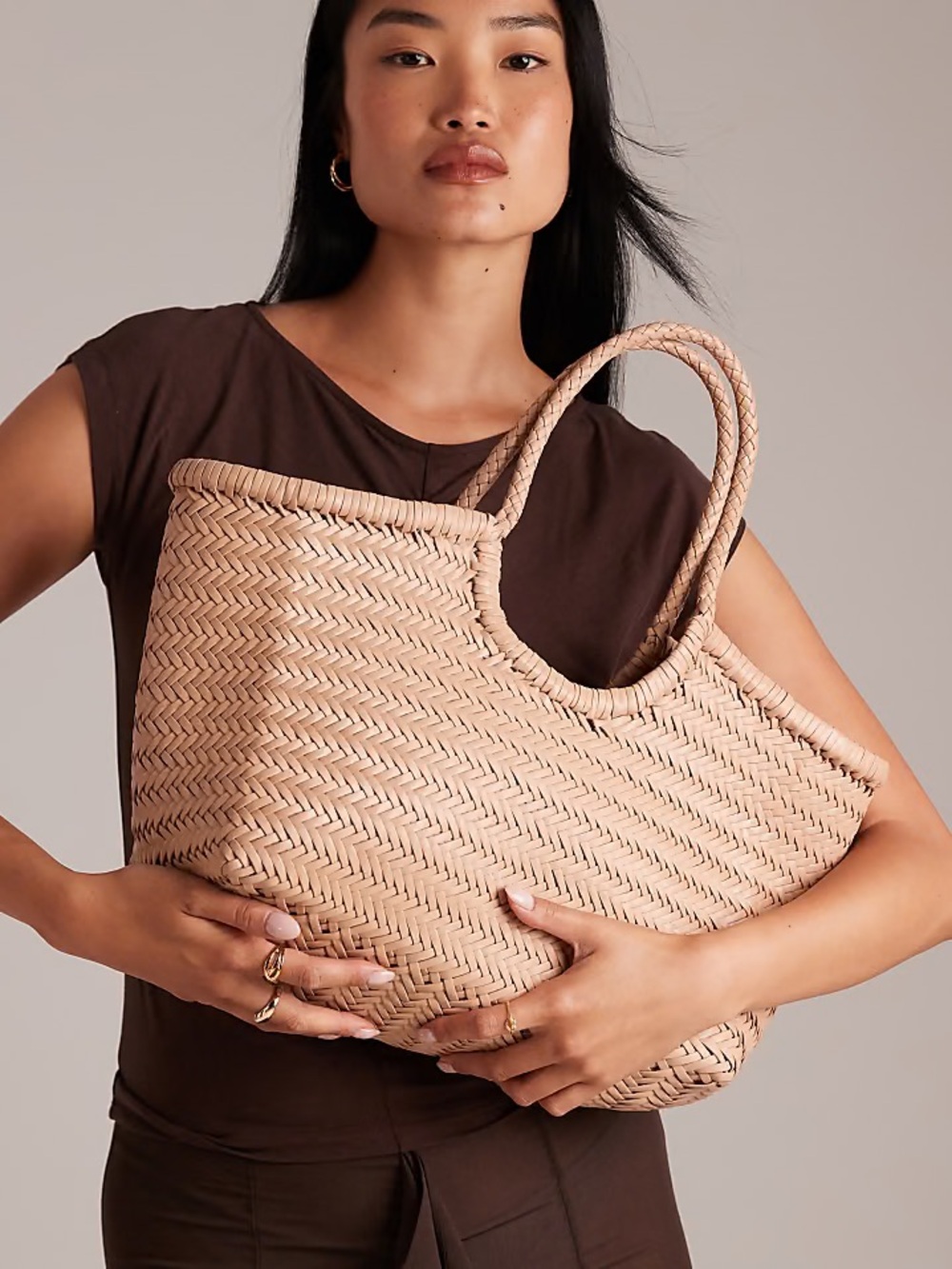 Dragon Diffusion nantucket woven basket bag in sand